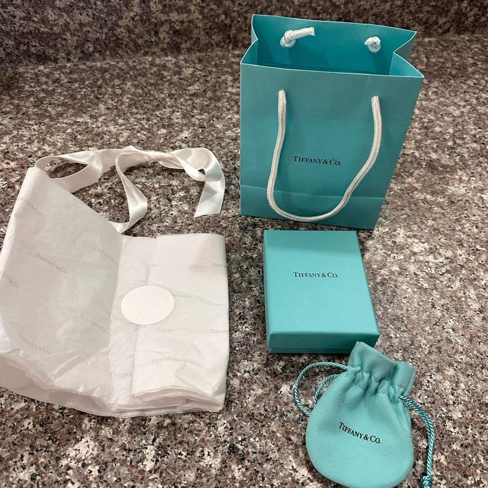 Tiffany & Co. Silver Double Heart Mini Necklace - Picture 5 of 11